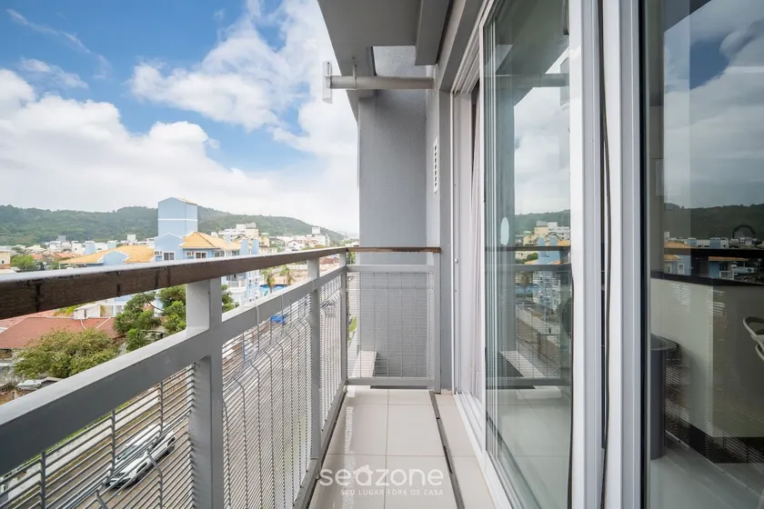 Modern 2-bedroom apartment 200 meters from Jurerê beach JRR303 - Image 1