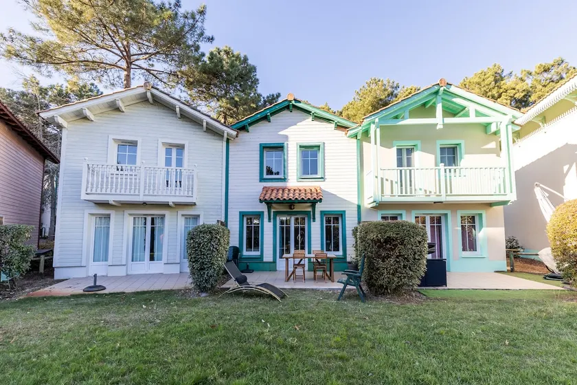 House with a view, ideal for families - Image 1