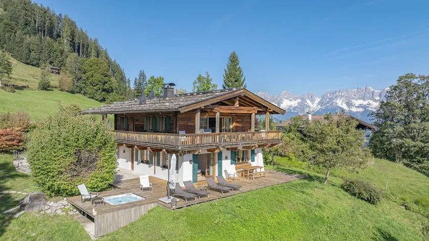 Chalet Bockberg Ski in - Ski out & Whirlpool in Kitzbühel by ONE VILLAS - Image 1