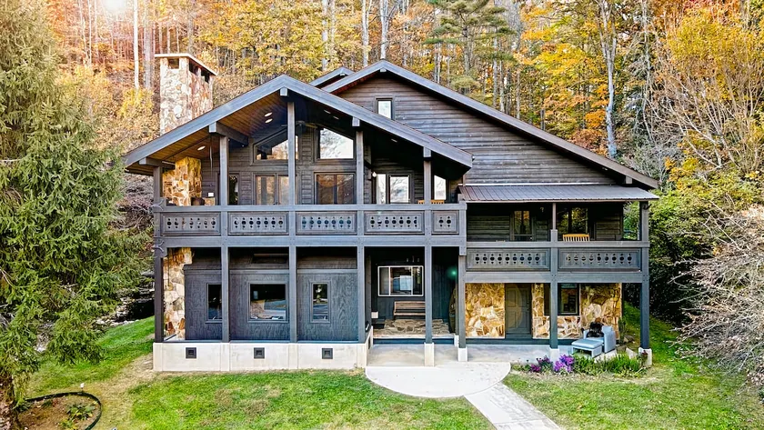7 Bed Smoky Mountain Lodge | Spectacular Views! - Image 1