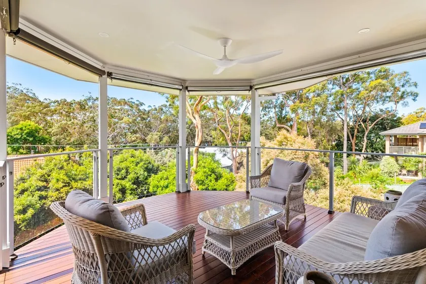 Spacious 5BR/4BA House – 100m to Bagnall’s Beach! - Image 1
