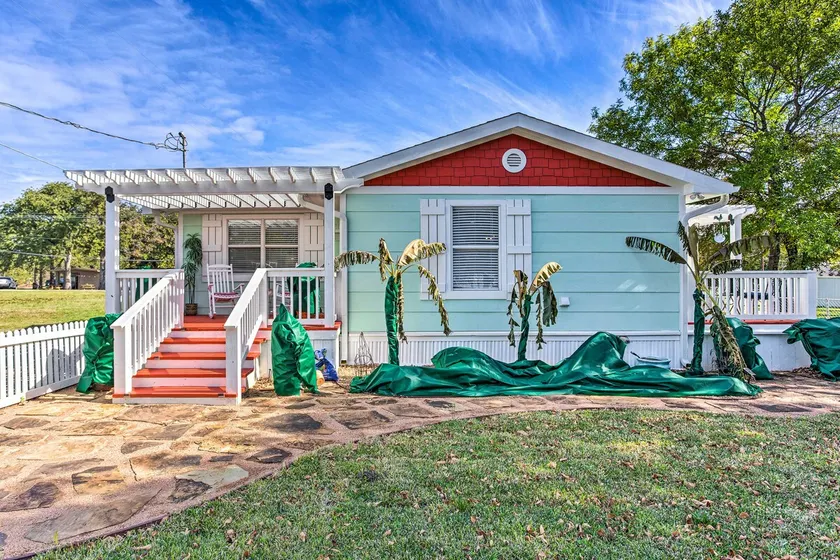 Walk to Cedar Creek Reservoir: Home w/ Fire Pit! - Image 1