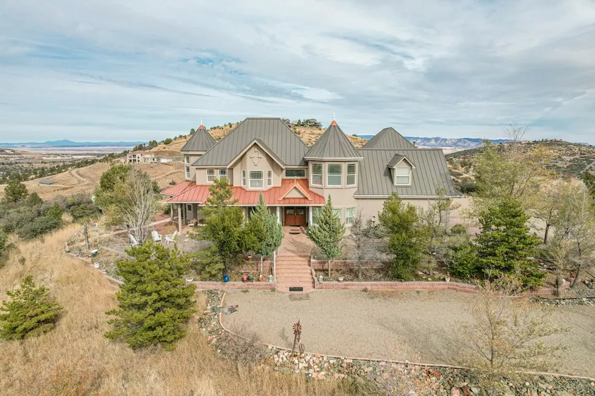 Mountain Views | Pool Table | Spacious 4BR - Image 1