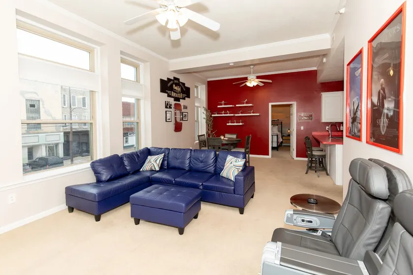 Spacious condo just minutes to the sports complex, ferry launch & Cedar Point! - Image 1