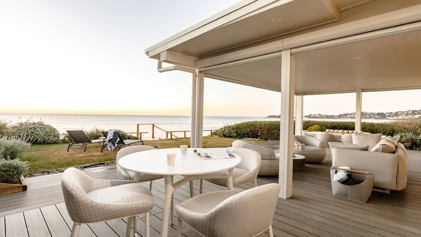 Absolute beachfront on surf beach - Image 1