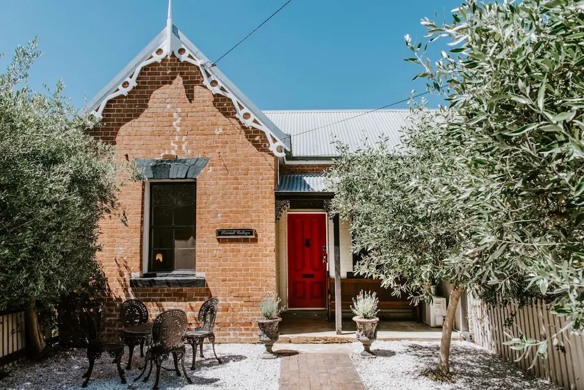 Riddell Cottage - A Federation Hideaway in Town - Image 1