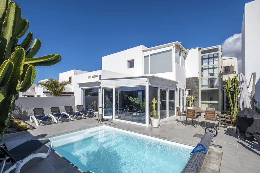 Villa mit Grill, Terrasse und privatem Pool | Bergblick - Image 1