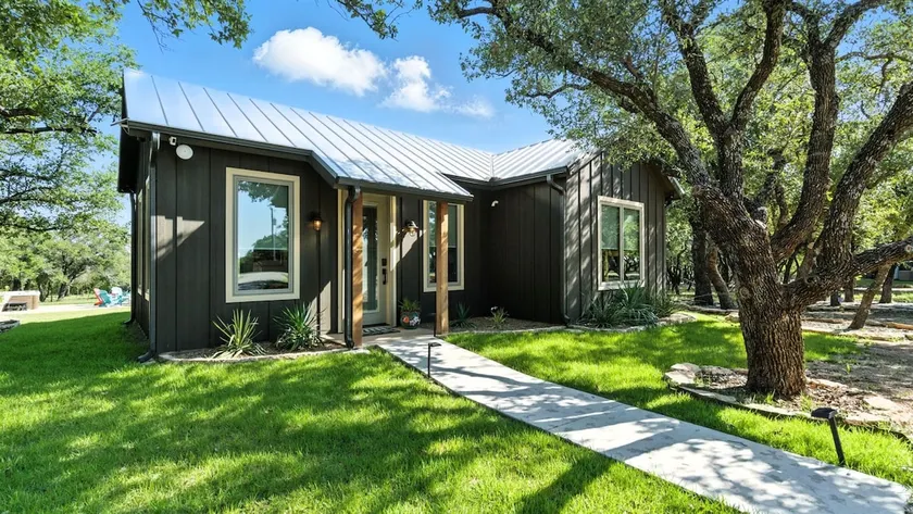 A Magical Place, Sleeps 8, Hot tub/Fire Pit,Pool - Image 1