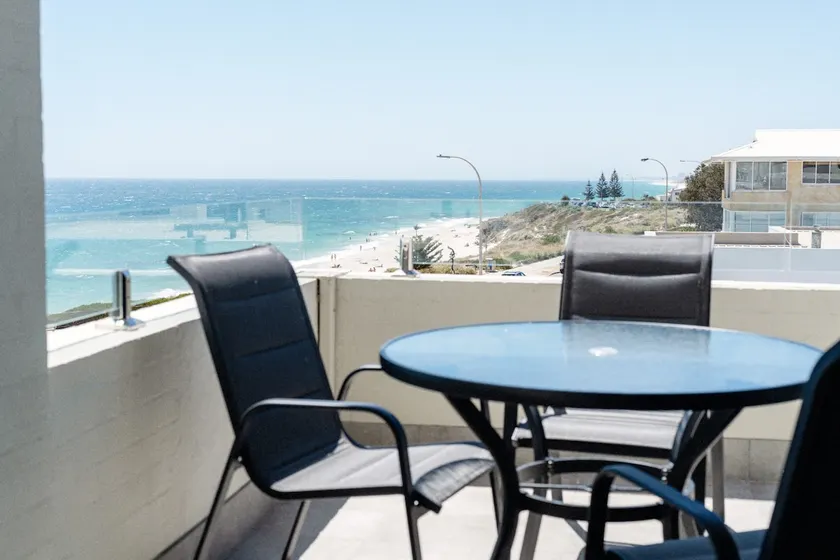 Cottesloe Beach View Apartments No.8 - Image 1