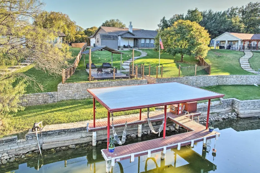 Granbury Home w/ Lake Granbury Access + Dock! - Image 1