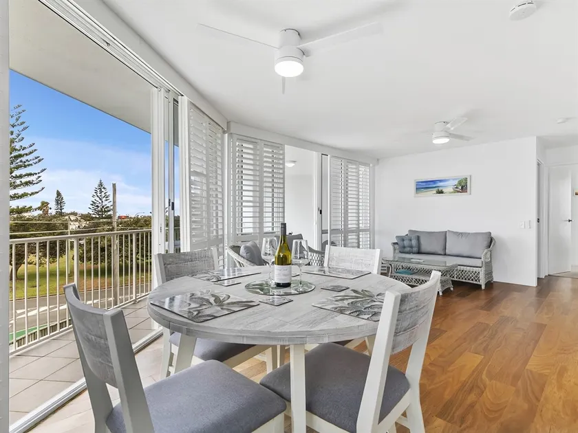 Kawana Beachside Getaway 1 Bedroom Apartment - Image 1