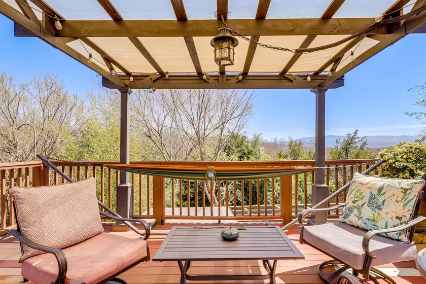 Private Pet Friendly Home Near Exotic Deer Farm, Pigeon Forge and Gatlinburg TN  - Image 1