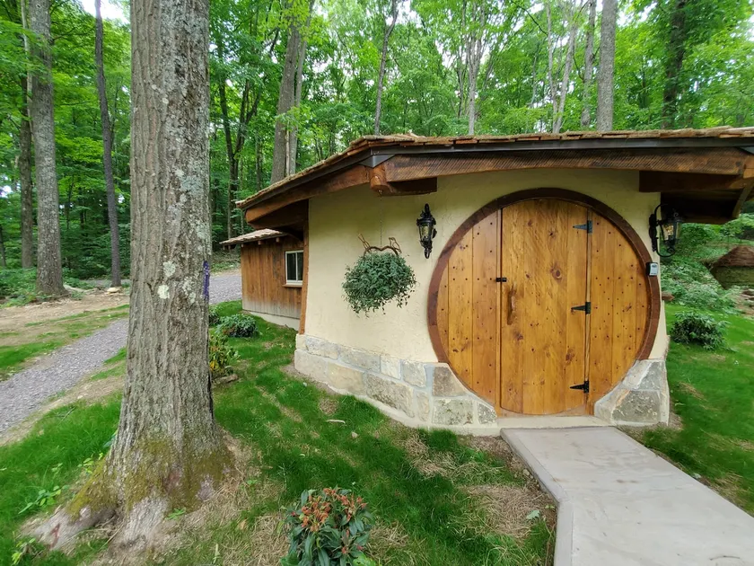 The Hobbit House - Romance Straight From The Shire - Image 1
