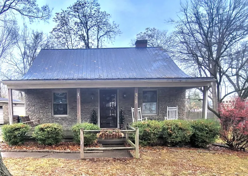 Charming & Cozy Cottage in Quiet Neighborhood - Image 1