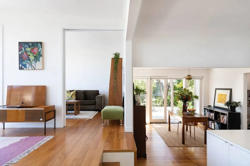 Couples Corner - A Stylish Bay View Retreat - Image 1