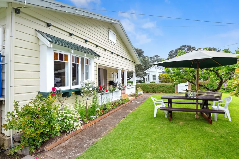 Whare Nui on Rennie - Thames Holiday Home - Image 1
