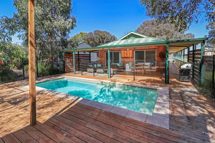 Wilson - Family home with Pool in Bonnie Doon - Image 1