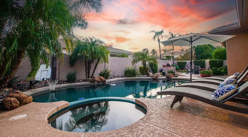 5BR w pool/spa, game room, wet bar - Image 1