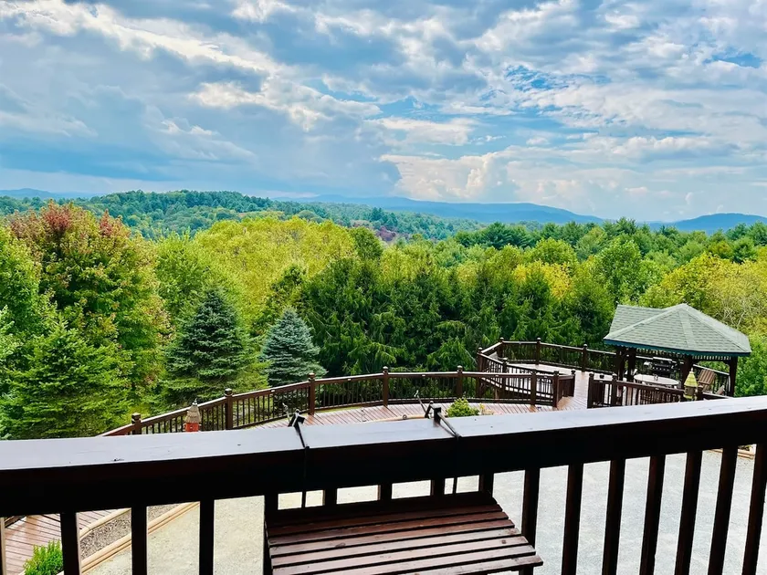 Blue Ridge Spectacular Mountain View Cabin-Fire Pi - Image 1