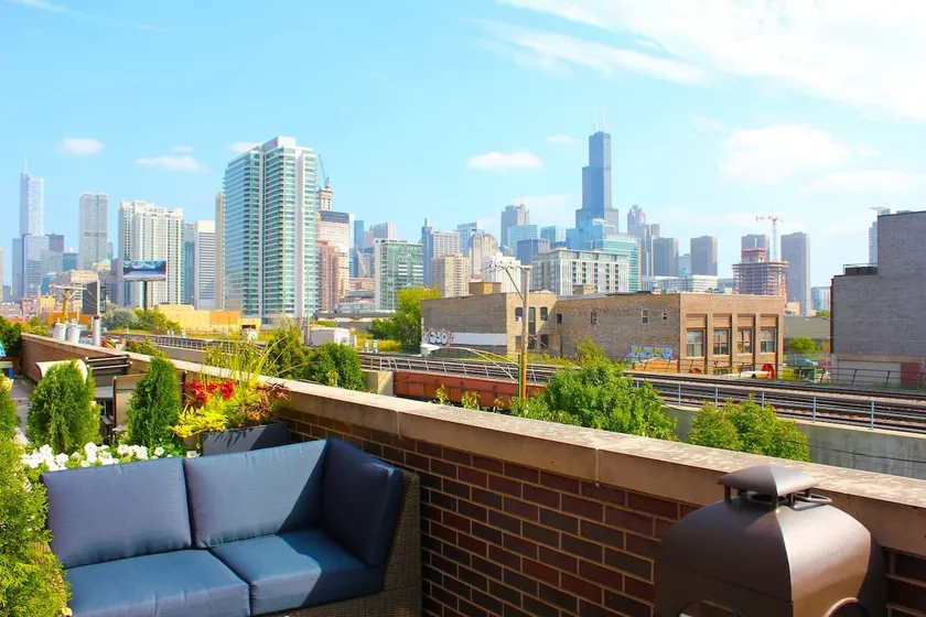 HUGE 4BR Townhouse FultonMarket/WestLoop! - Image 1