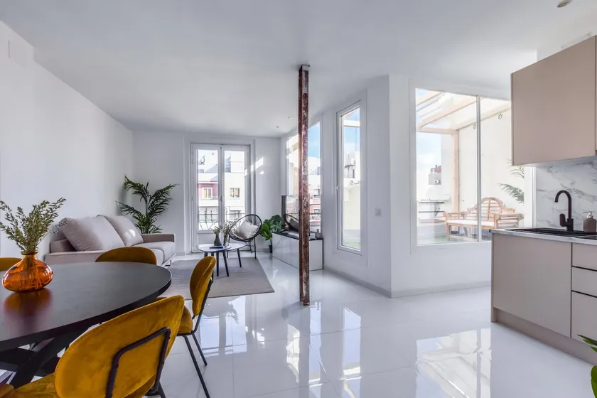 Spectacular design apartment with terrace Gl6D - Image 1