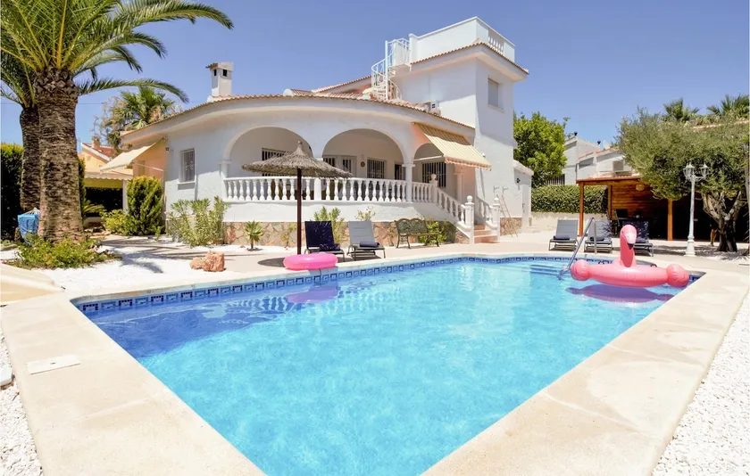 Gorgeous Home In Ciudad Quesada-Rojales - Image 1