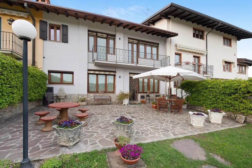 Casa vacanze \"Cascina Nonna Nina\" con terrazza privata e 2 balconi - Image 1