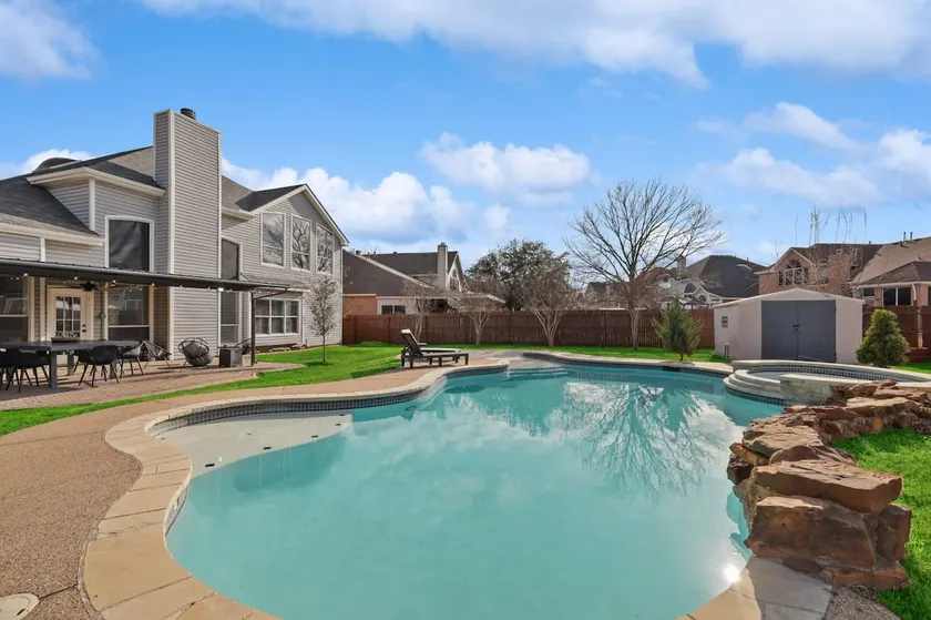 Stylish, Spacious, Convenient - 6-BD/2.5-BA + Pool - Image 1
