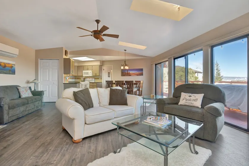 Mountain Views + Deck | Near Lynx Lake - Image 1
