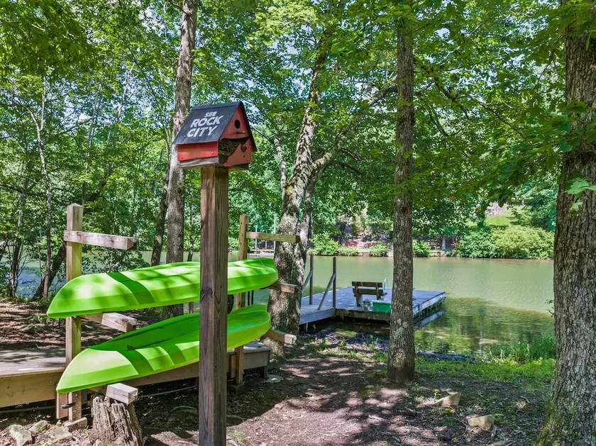 One Oar Missing on Little River w/double fireplaces - Image 1