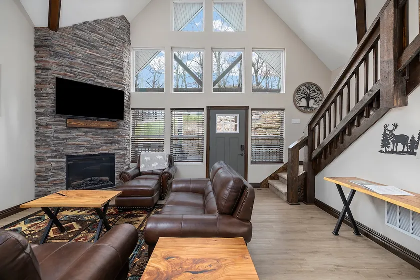 4 King Suites 2 Min to Silver Dollar City + Pools - Image 1