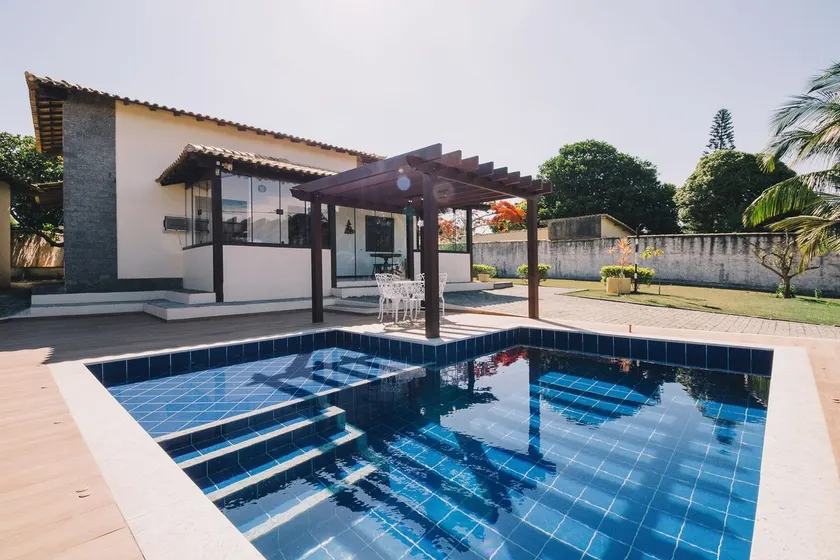 Private pool and large yard in Ferradura - Image 1
