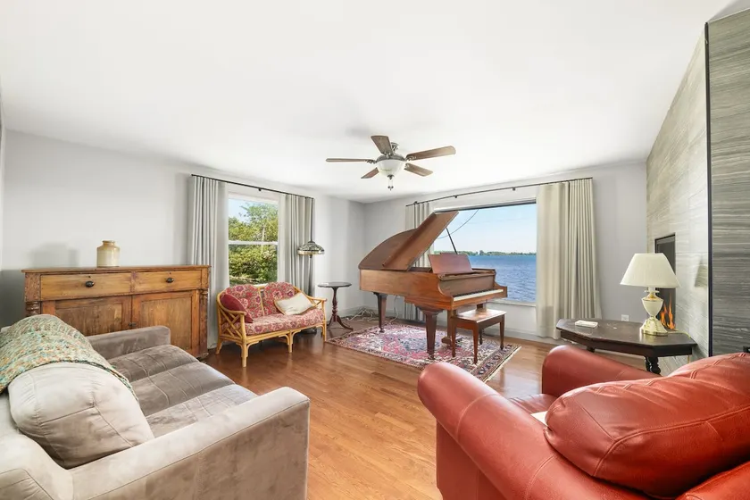 Happiness Haven: Waterfront PEC House - Image 1