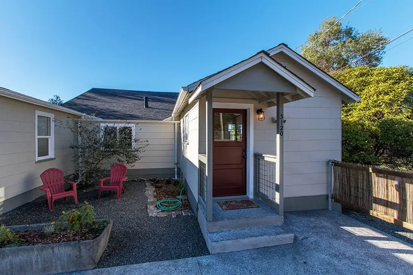 Jane's Creek Cottage ~ Affordable & Near Cal Poly Humboldt! - Image 1
