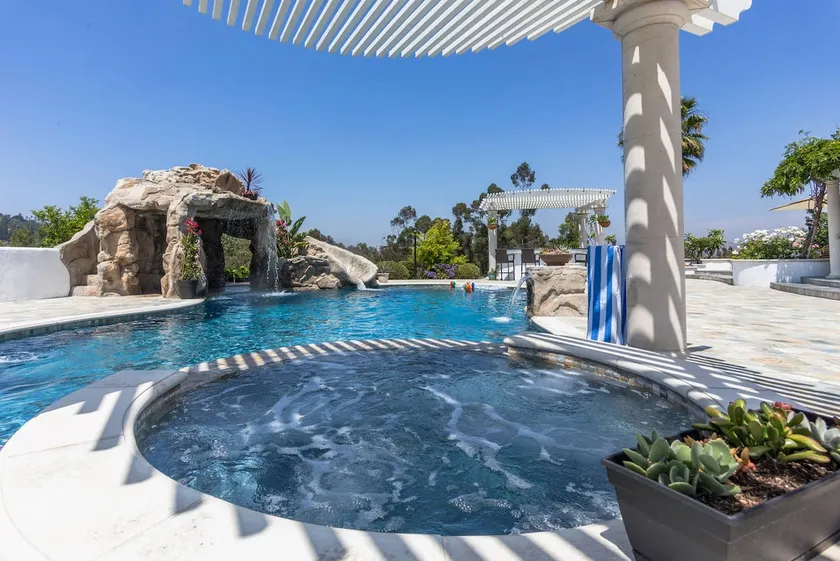 Private Villa: Pool, Slide & Hot Tub - Image 1