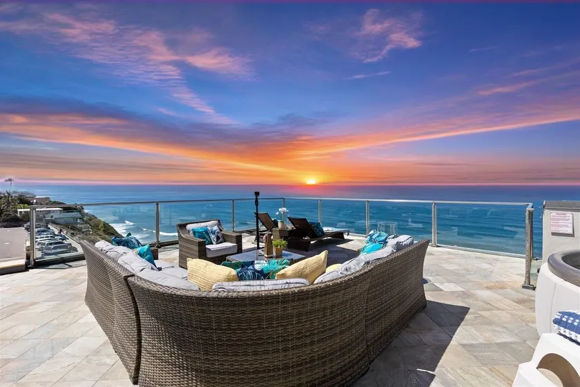 Premier Oceanfront-leje med tagterrasse, spa og aircondition - Image 1