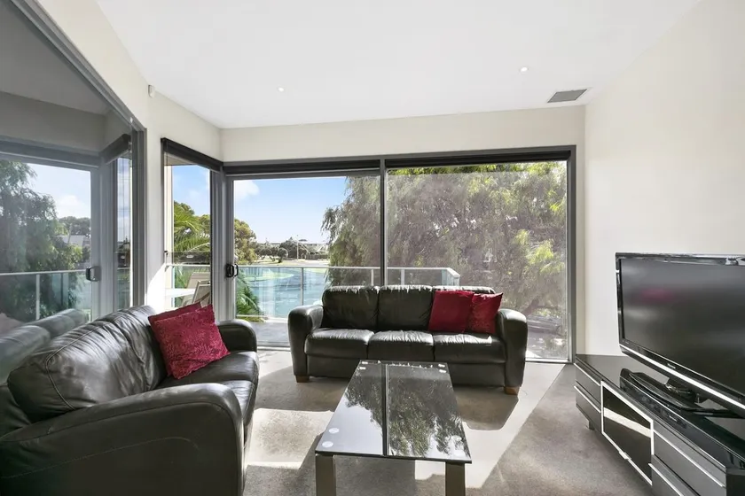 Bell Street Apartments - Image 1