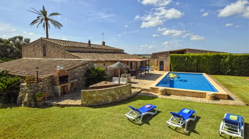 Large country house ideal families up to 8 people - Image 1