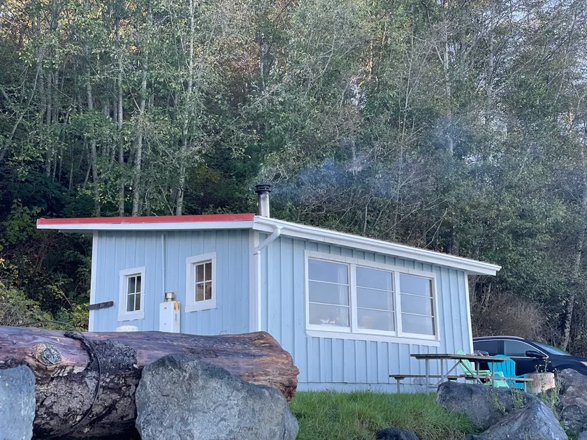 Jasper Inn Olympic Beach Cabin on the Strait of Juan De Fuca - Image 1