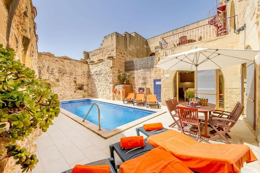 Lellux Holiday Home - Image 1