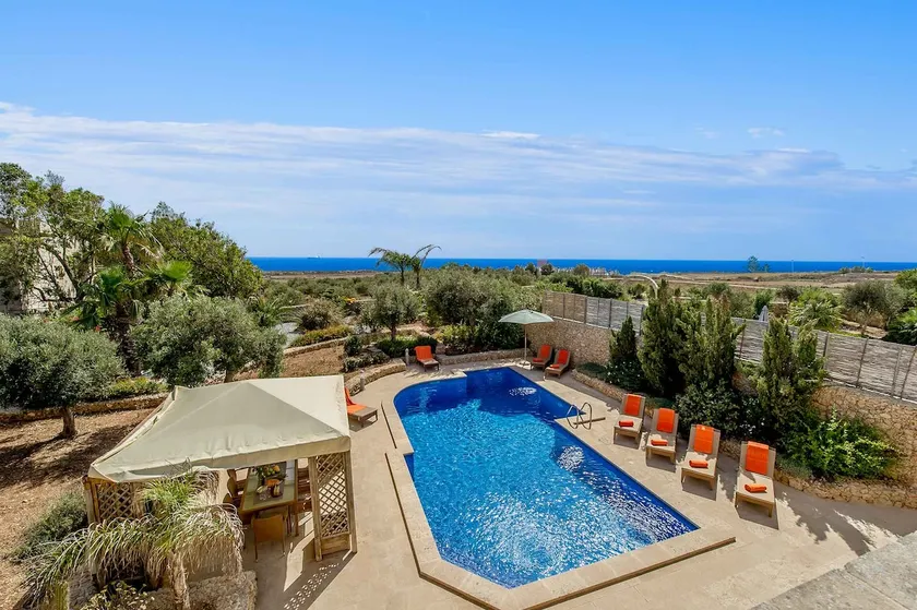 The Almonds Luxury Villa - Image 1