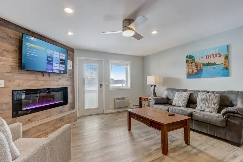 The Docksider - Couples & Young Families - Lakefront! - Image 1