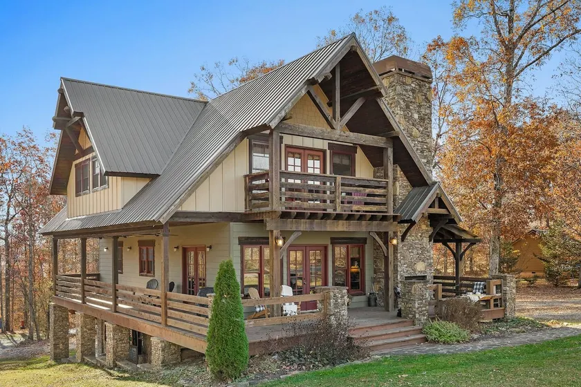 Luxury Mountain Cabin 20 min from downtown Chatt - Image 1