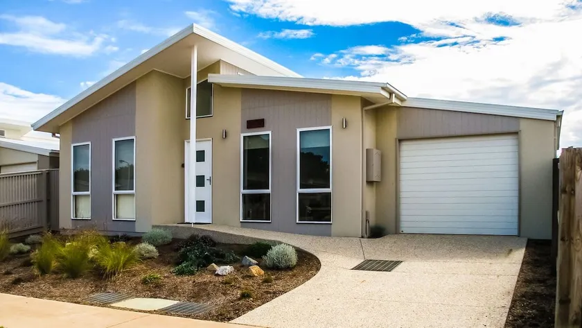 Séquoia - Cowes, VIC - Image 1