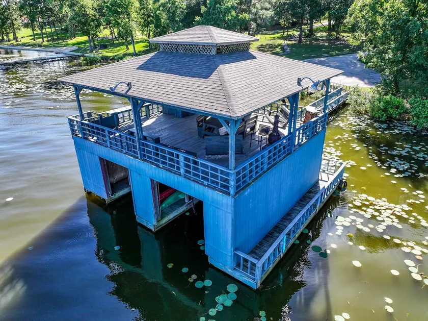 Lily Pad Lake House @ Lake Fork - Image 1