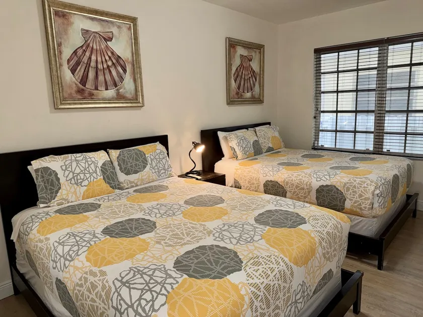 South Beach! #4, 2 Queen Beds, Futon, FREE Parking - Image 1