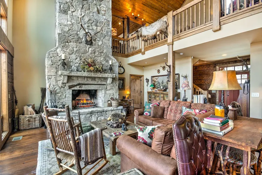 Hike, Ski & Explore! Mtn-View Cabin in Sapphire - Image 1