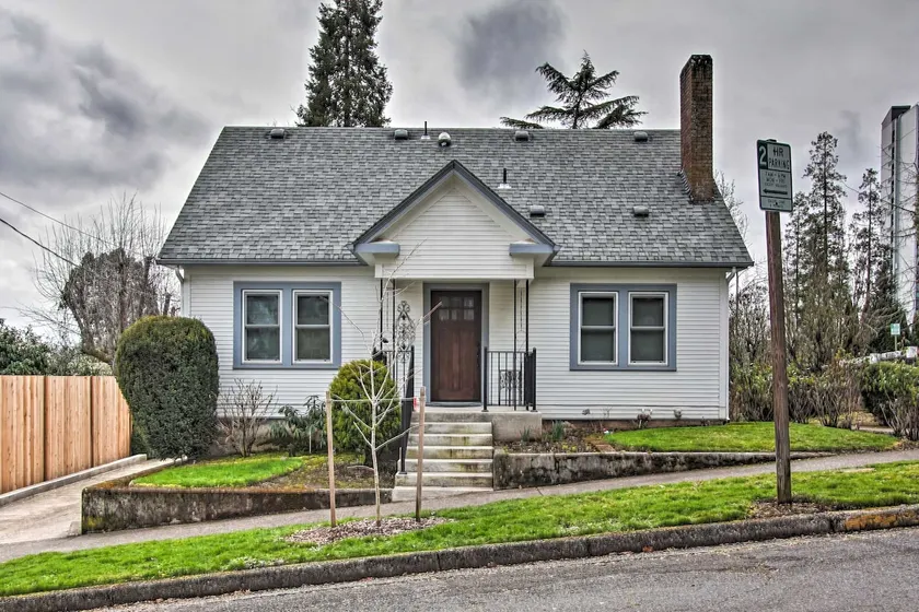 Central Eugene House w/ Updated Interior & Yard! - Image 1