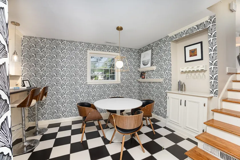 Close 2 Southpark Pet Friendly w Fenced-In Yard - Image 1