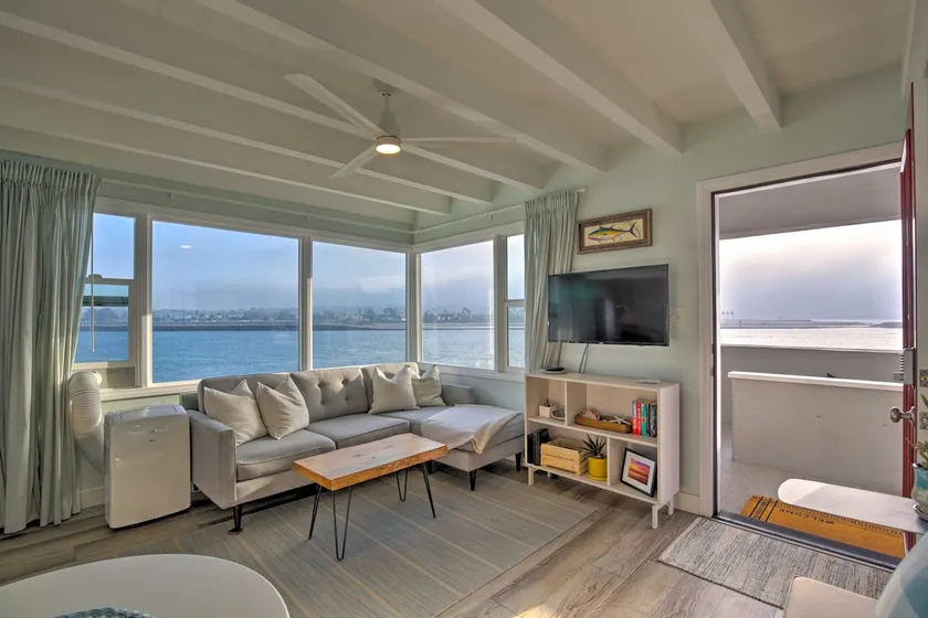 Chic Bay View Condo < 10 Miles to Dtwn San Diego! - Image 1